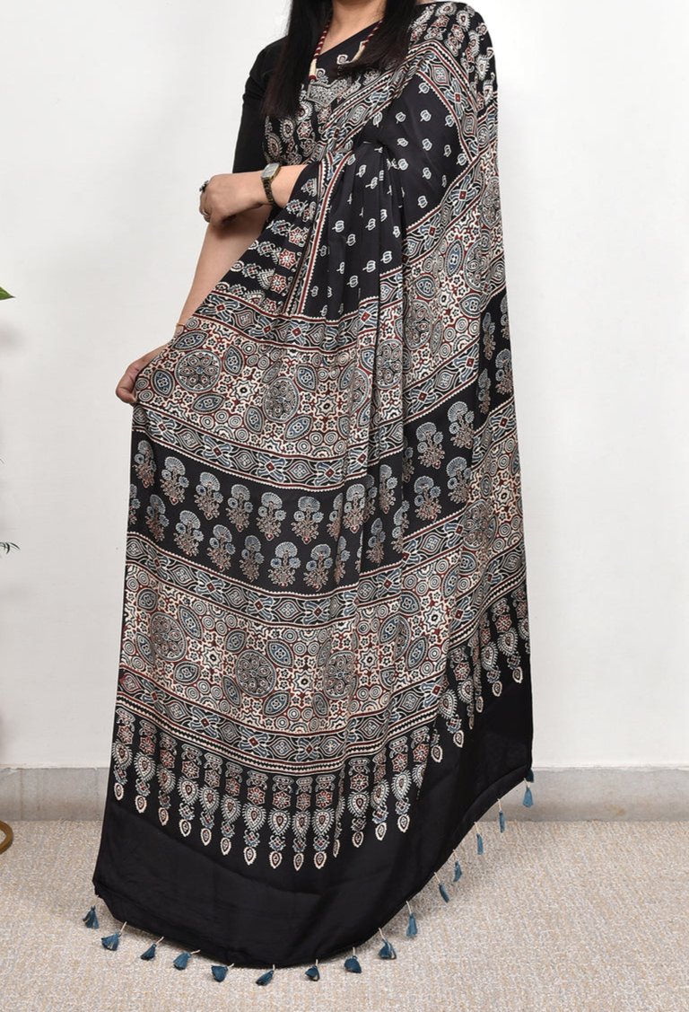 ELEGANT BLACK COLOR DIGITAL PRINTED MODAL SAREE