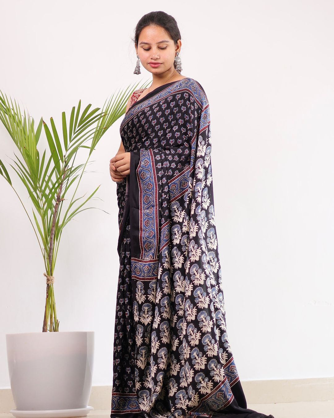 ELEGANT BLACK COLOR DIGITAL PRINTED MODAL SAREE